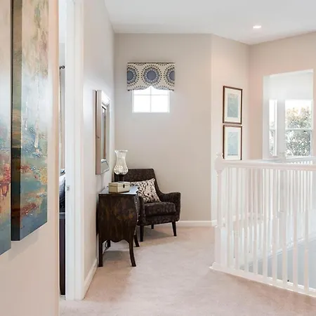 Timeless 4 Bdrm Oasis With Private Screened In Pool At Reunion